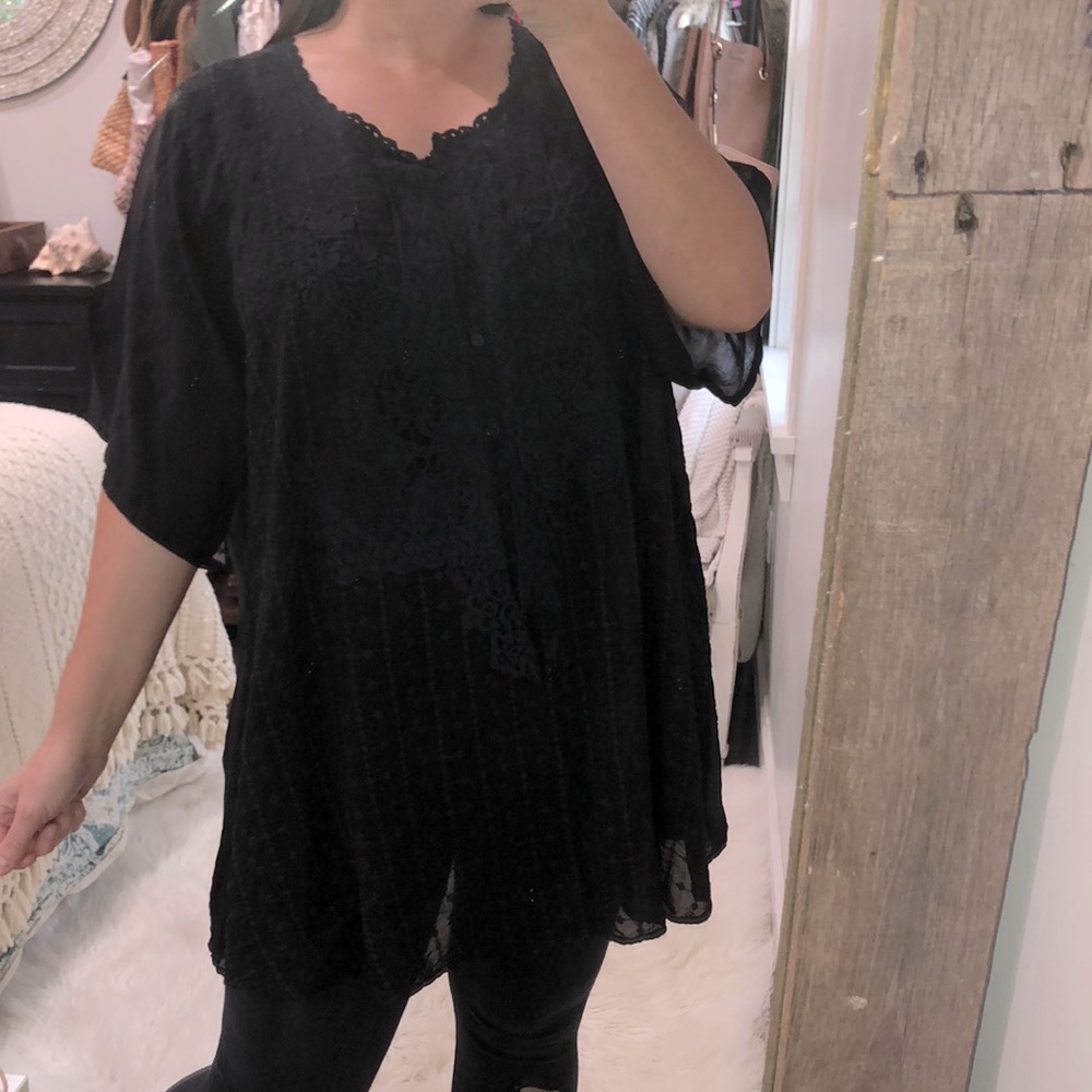 Johnny Was size 1X black embroidered top